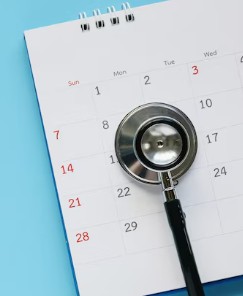 A gestão eficiente de uma agenda médica não apenas melhora a operação diária de uma clínica ou consultório, mas também impacta diretamente a qualidade do atendimento prestado e a experiência geral do paciente.